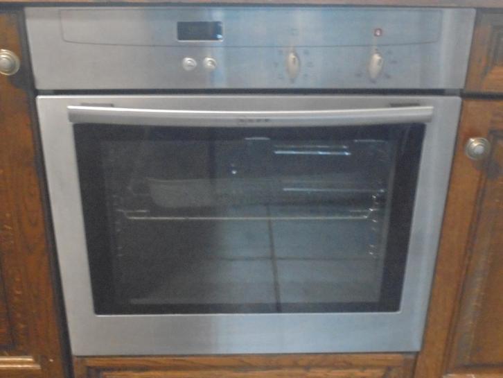 Four encastré EFF (NEFF) en acier inoxydable, Electroménager, Fours, Utilisé, Encastré, Enlèvement