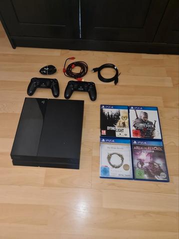 Playstation 4 | 2 Controllers | 4 games  beschikbaar voor biedingen