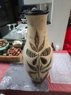 Vaas in aardewerk 60cm gesigneerd., Antiek en Kunst, Ophalen