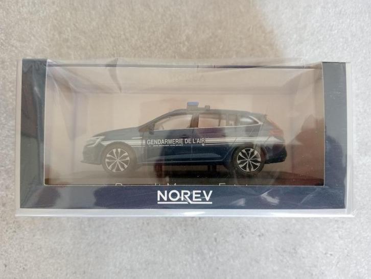 Police - Renault Mégane Estate (Norev), Hobby en Vrije tijd, Modelauto's | 1:43, Nieuw, Auto, Norev, Verzenden