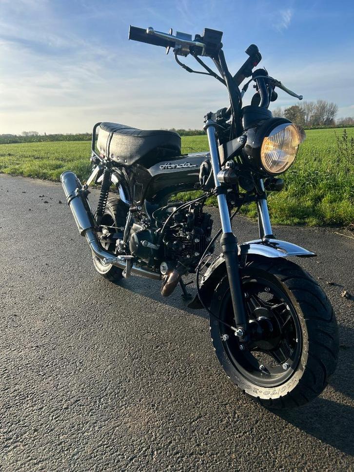 2023 DAX A-KLASSE TOPSTAAT, Fietsen en Brommers, Brommers | Honda, Zo goed als nieuw, Klasse A (25 km/u), Ophalen