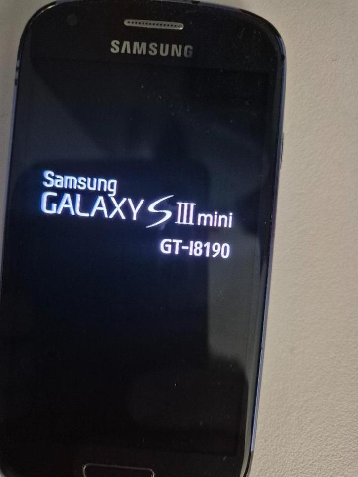 2 Smartphones SAMSUNG Galaxy S3 en S4 Mini, Telecommunicatie, Mobiele telefoons | Hoesjes en Screenprotectors | Samsung, Gebruikt