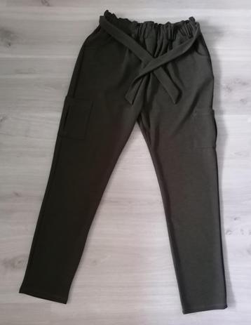 Broek met striklint,maat 158