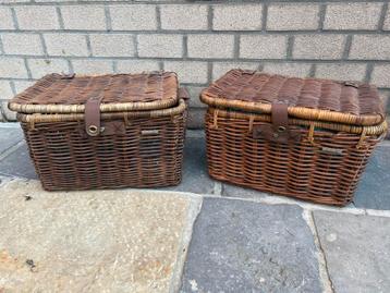 2 x Basil fietsmand en picknick spullen beschikbaar voor biedingen