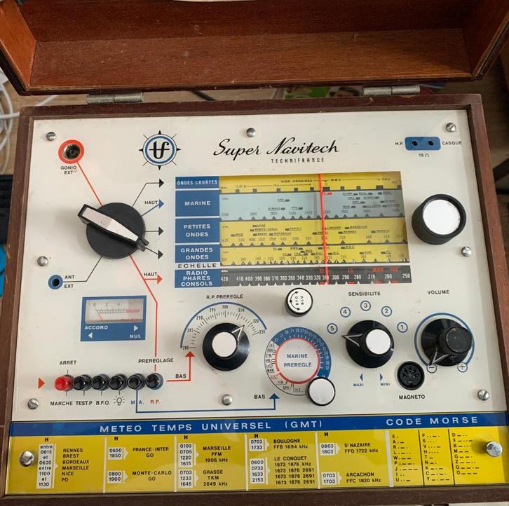 „SUPER-NAVITECH” RADIO-ONTVANGER +/- 1975, Verzamelen, Elektronische Apparatuur, Audio en Video, Verzenden