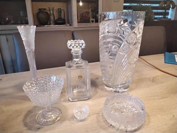 Lot kristal  beschikbaar voor biedingen