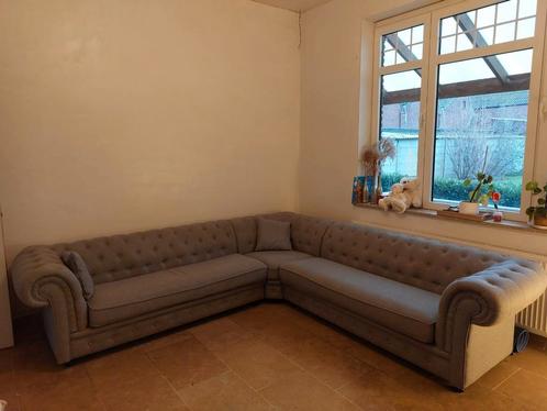 Chesterfieldlook zetel in stof, Huis en Inrichting, Zetels | Complete zithoeken, Zo goed als nieuw, Stof, Ophalen of Verzenden
