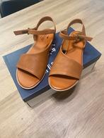Sandalen nieuw met prijskaartje en doos, Bruin, Nieuw, Mustang, Sandalen of Muiltjes