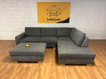 Eigentijdse grijze hoekzetel met poef – SofaCycle beschikbaar voor biedingen