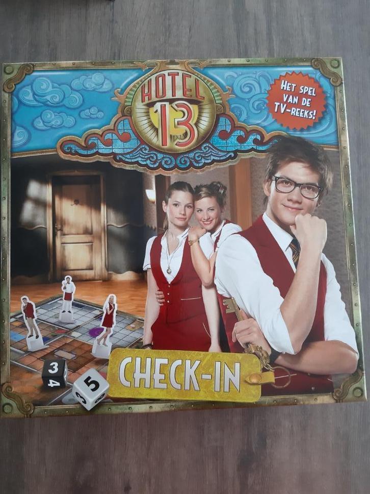 Spel HOTEL 13, Hobby en Vrije tijd, Gezelschapsspellen | Bordspellen, Zo goed als nieuw, Ophalen