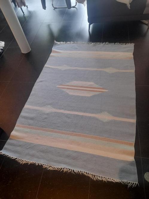 Tapis de salon bleu ciel à motifs berbères 136x205cm, Huis en Inrichting, Stoffering | Tapijten en Vloerkleden, Gebruikt, 100 tot 150 cm