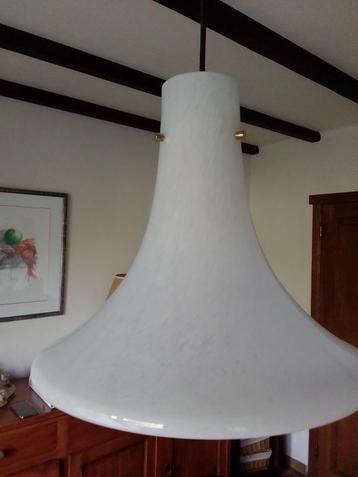 Hangkroonluchter jaren 70 opaline glas van Limburg beschikbaar voor biedingen