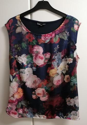 Donkerblauw topje met pastel bloemen van Groggy, XL beschikbaar voor biedingen