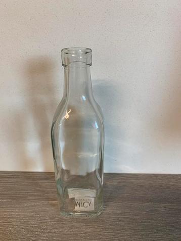 10 petits vases/bouteilles en verre