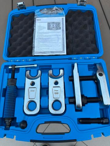 Kogelgewricht persset | hydraulisch | 12 t beschikbaar voor biedingen