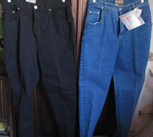 2 nieuwe Jeans , maat 44 blauw ,46 zwart, per broek 8 euro, Vêtements | Femmes, Culottes & Pantalons, Neuf, Taille 42/44 (L), Bleu