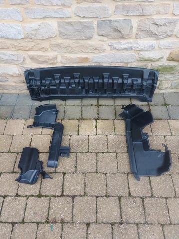 Nissan nv200 support radiateur  beschikbaar voor biedingen