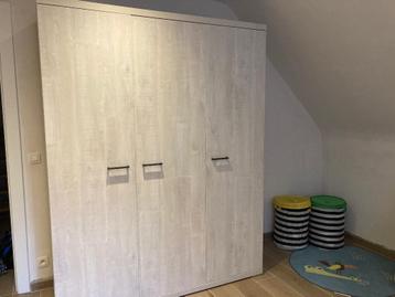 Slaapkamer 7delig  beschikbaar voor biedingen