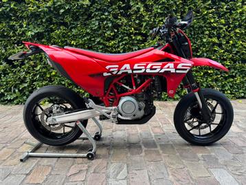 Gasgas sm 700 NIEUW 1000km A2 rijbewijs met GARANTIE beschikbaar voor biedingen