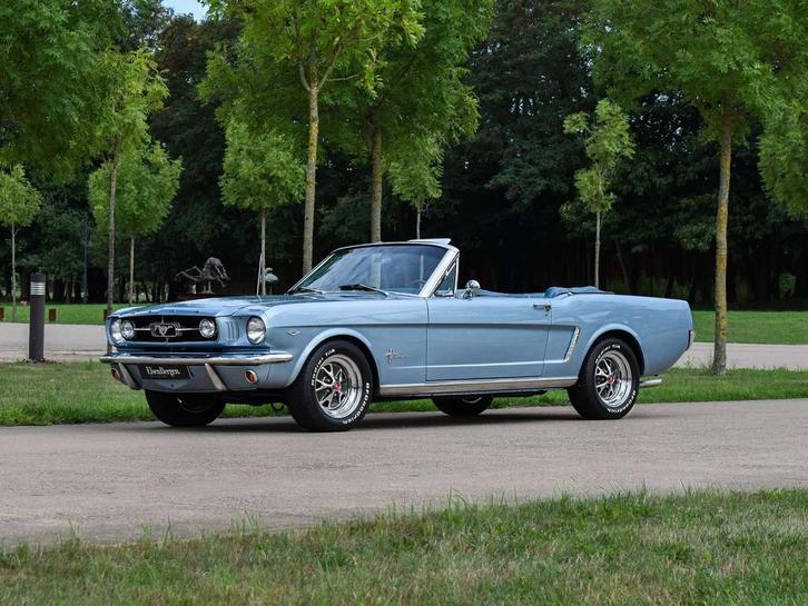 Ford Mustang Convertible V8 / Nut & Bolt Restored / Silver B, Auto's, Oldtimers, Bedrijf, Te koop, Airbags, Lederen bekleding