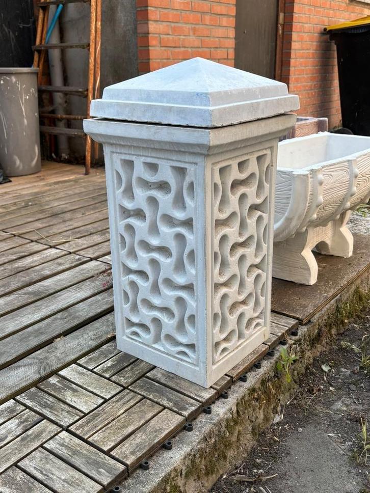 Betonnen steun en licht voor de tuin, Tuin en Terras, Tuinbeelden, Nieuw, Beton, Ophalen of Verzenden