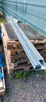 4 metal stud neuf  faire offre, Ophalen of Verzenden, Zo goed als nieuw