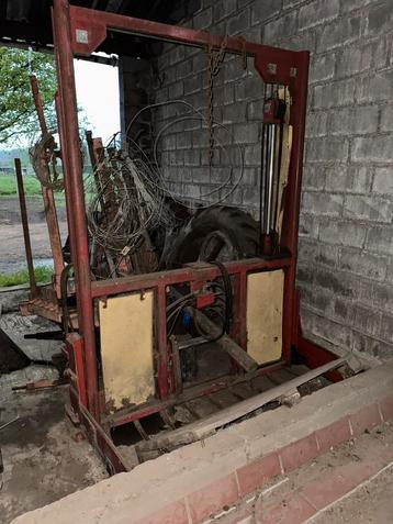 Uitkuiler te koop beschikbaar voor biedingen