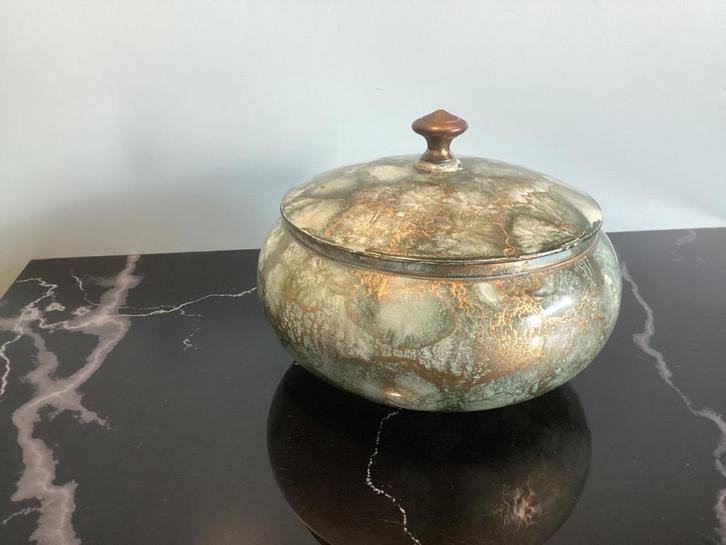 Bronzen schaal met groene email. 266/E., Antiek en Kunst, Antiek | Schalen, Ophalen of Verzenden