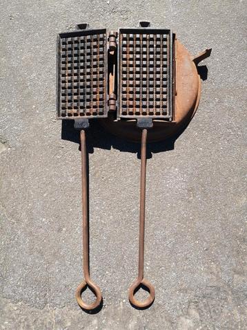 Gaufrier ancien en fonte, Enlèvement, Utilisé