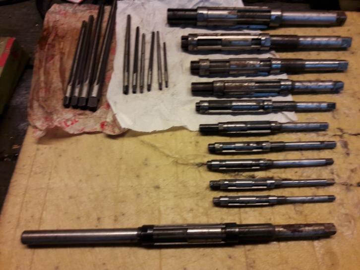 a.v aLLisoires, Doe-het-zelf en Bouw, Gereedschap | Handgereedschap, Gebruikt, Ophalen of Verzenden