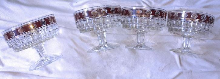 keuken set 4 vintage '80 rood gouden art deco dessertglazen, Antiek en Kunst, Antiek | Glaswerk en Kristal, Verzenden