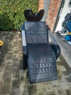 Compleet met stoel en spiegel