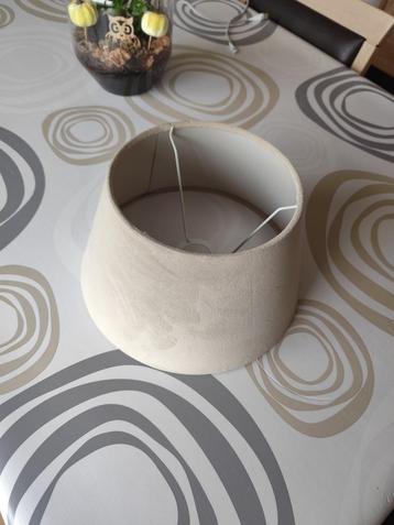 abat jour velours beige beschikbaar voor biedingen