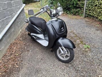 Scooter b klasse beschikbaar voor biedingen
