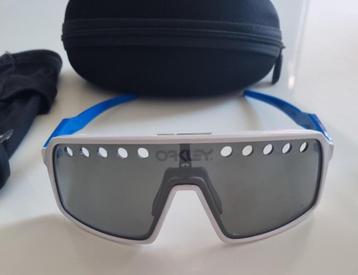 Oakley sutro beschikbaar voor biedingen