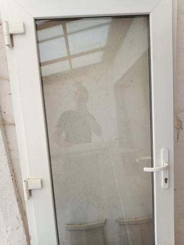 PVC Glazen deur en ramen beschikbaar voor biedingen