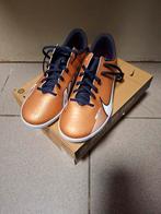 Nieuw paar voetbal schoenen, Nike,  maat 38,5, Sport en Fitness, Voetbal, Ophalen of Verzenden, Nieuw, Schoenen