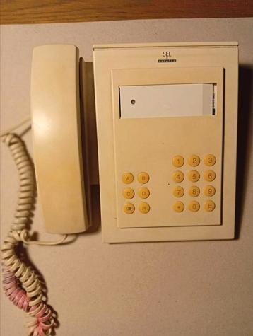 Vintage ALCATEL telefoon met snoer  beschikbaar voor biedingen