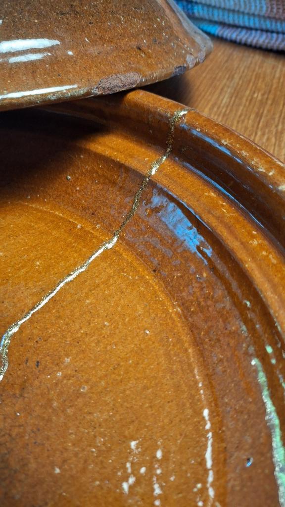 decoratieve kentsugi gerepareerde tajine, Huis en Inrichting, Woonaccessoires | Schalen en Manden, Gebruikt, Ophalen