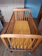 Houten babybed op wielen, Kinderen en Baby's, Ophalen, Gebruikt, Ledikant