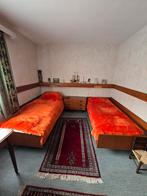 Vintage slaapkamer., Huis en Inrichting, Slaapkamer | Bedden, Ophalen, Eenpersoons, Vintage