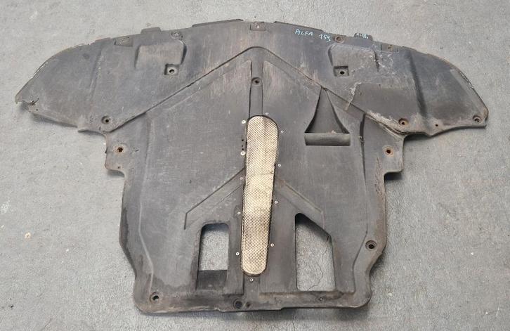 Cache sous moteur ALFA ROMEO 159 deflecteur plaque plastique, Auto-onderdelen, Motor en Toebehoren, Alfa Romeo, Ophalen
