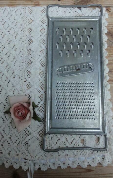 Licht verweerde brocante rasp, Antiek en Kunst, Curiosa en Brocante, Ophalen of Verzenden