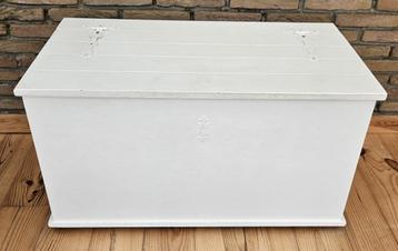 Houten opbergkist  beschikbaar voor biedingen