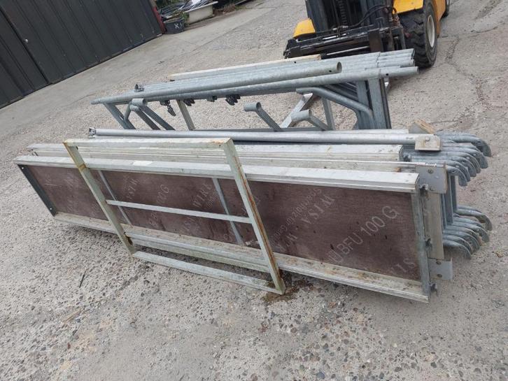 steiger 90m2 1075htva, Doe-het-zelf en Bouw, Steigers, Gebruikt, Gevelsteiger, 5 meter of hoger, Ophalen