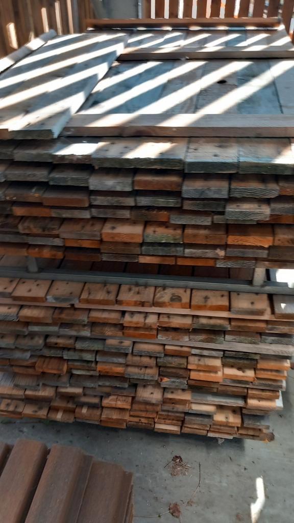Partij planken fijnbezaagd, Tuin en Terras, Palen, Balken en Planken, Gebruikt, Planken, 180 tot 250 cm, Ophalen