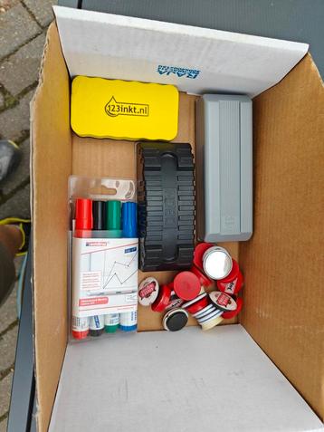 1 groot magneetbord beschikbaar voor biedingen