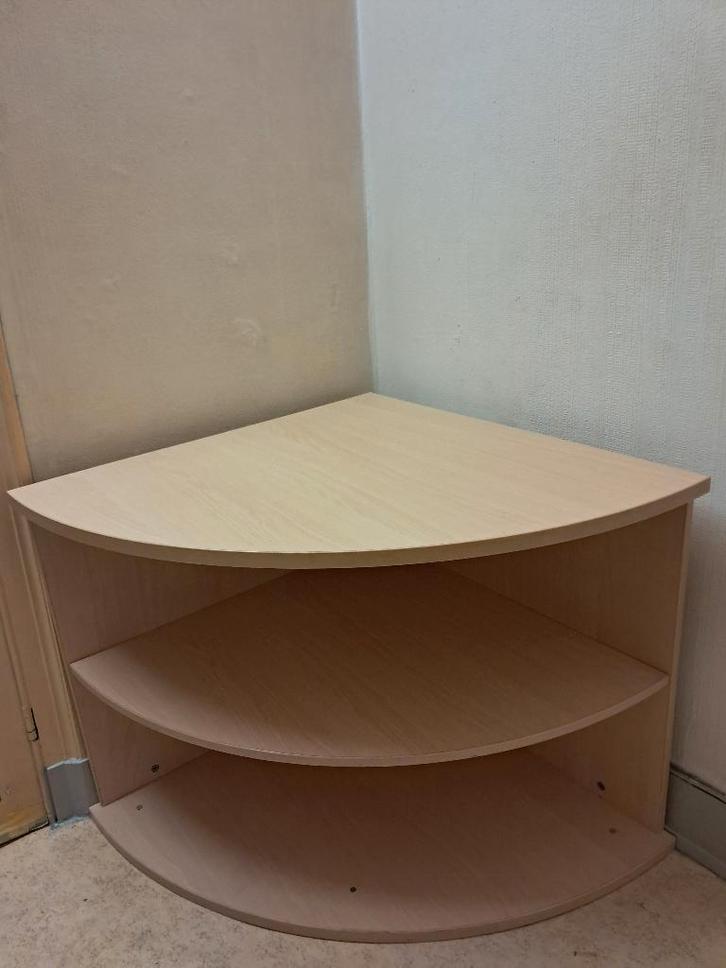 Meuble de rangement en coin à trois (3) niveaux., Maison & Meubles, Armoires | Casiers, Utilisé, Enlèvement