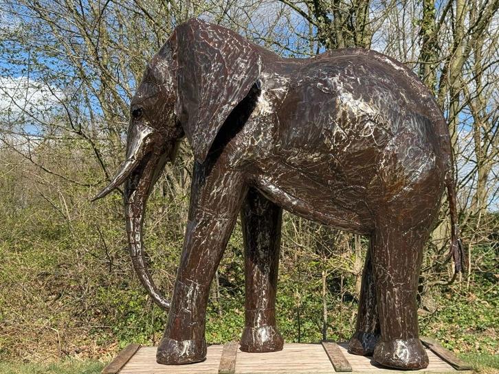 Olifant ''Igor'' XXL - 210 cm - Handgemaakt & Uniek, Tuin en Terras, Tuinbeelden, Dierenbeeld, Metaal, Ophalen of Verzenden