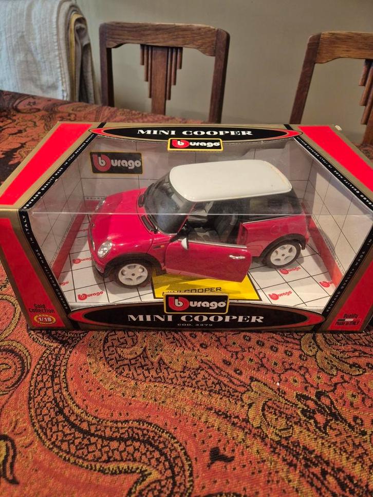Mini cooper, Hobby en Vrije tijd, Modelauto's | 1:18, Zo goed als nieuw, Auto, Burago, Ophalen of Verzenden